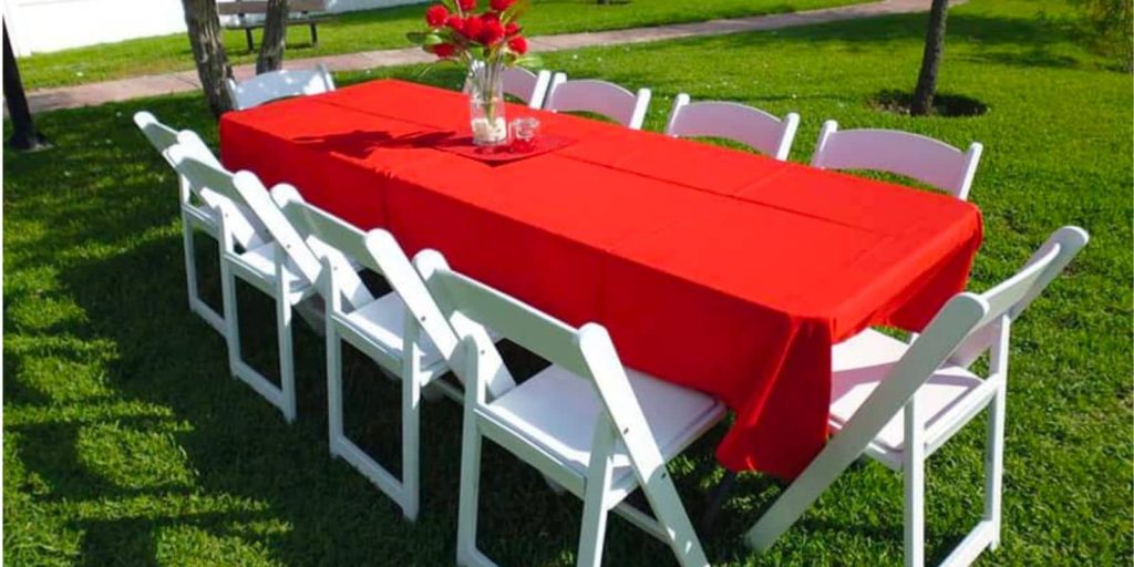 Paquete De Mesa Con 10 Sillas Avant Garden Blancas Y Mantel En Renta