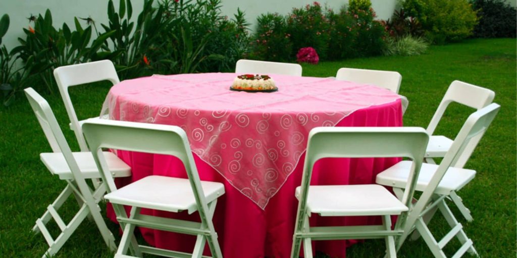 Paquete De Mesa Con 10 Sillas Avant Garden Blancas Y Mantel En Renta