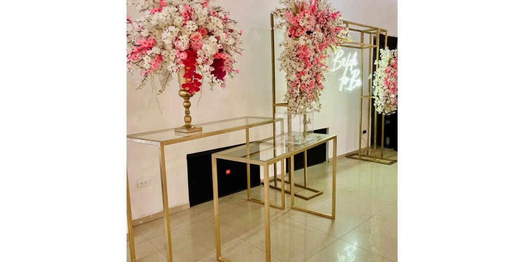 Arreglos Florales Renta de Mobiliario y Decoración