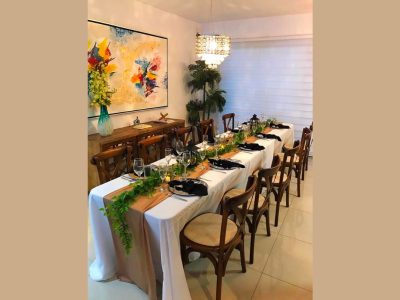 Renta de Mesa rectangular de madera