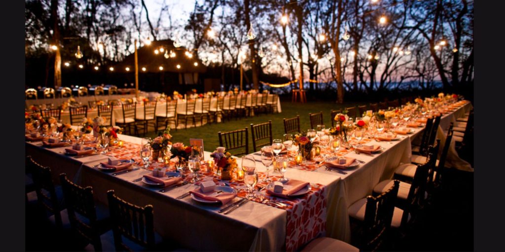 Renta de Mesa rectangular de madera