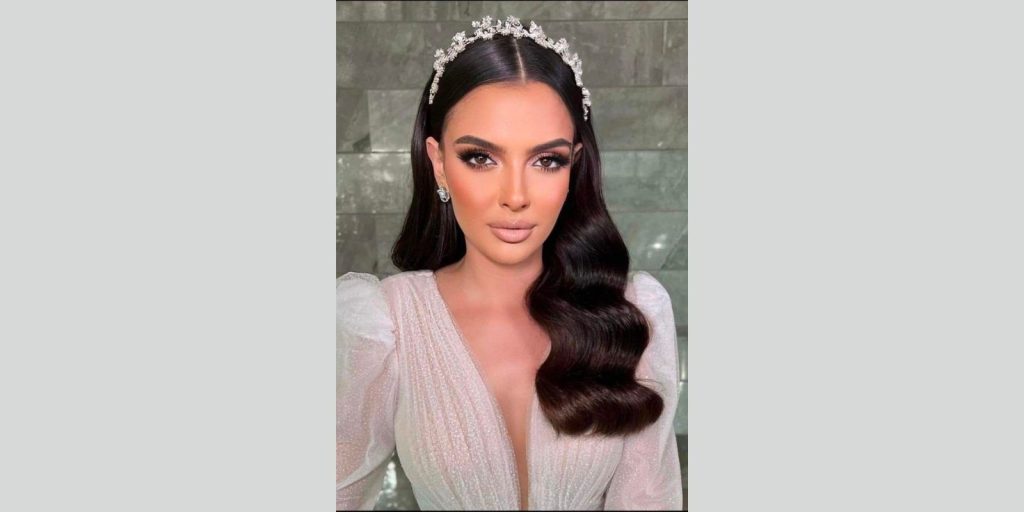 Peinado Suelto Y Maquillaje