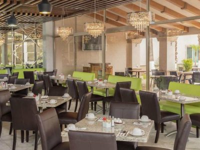 Restaurante Mezze Double Tree By Hilton