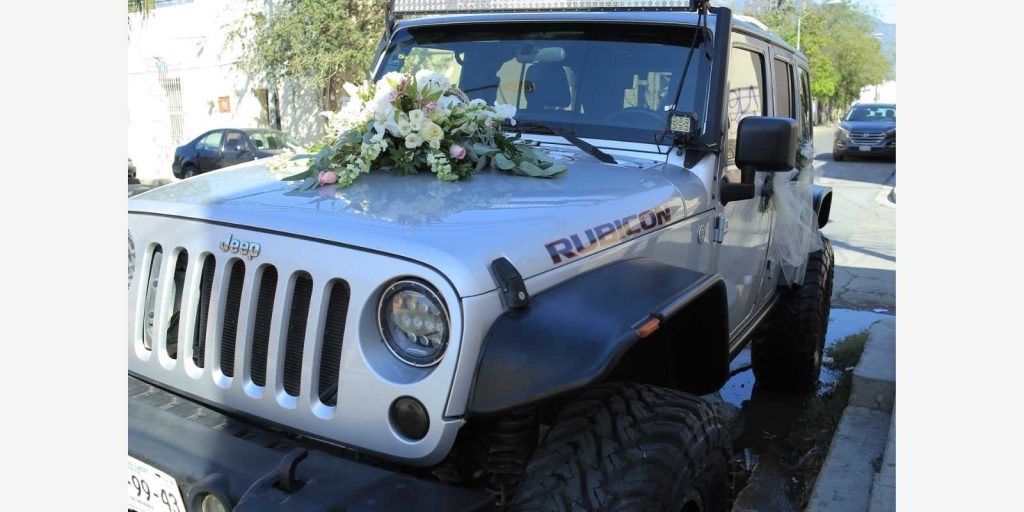 Renta de Jeep Para Bodas y XV años