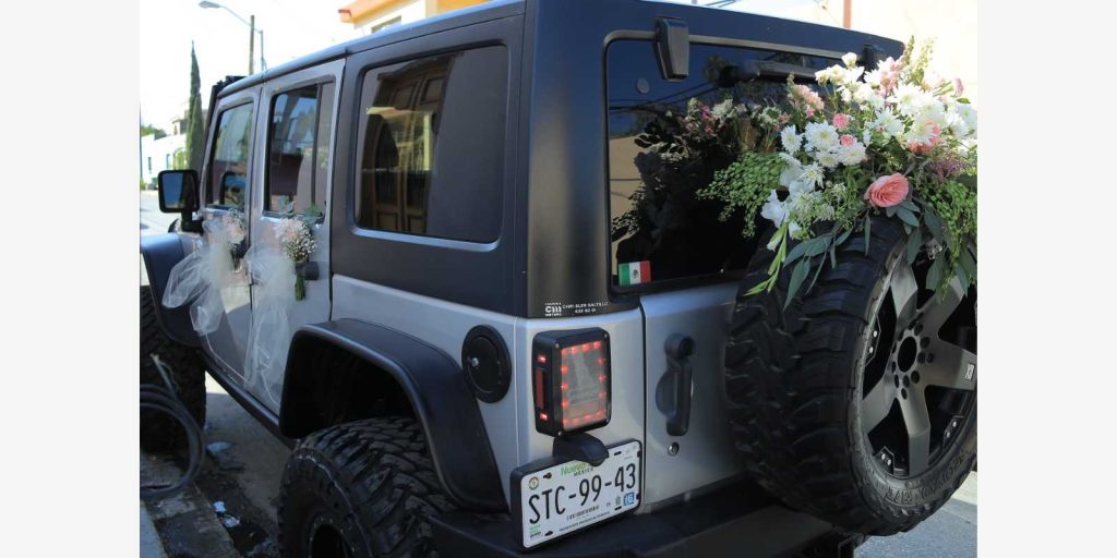 Renta de Jeep Para Bodas y XV años
