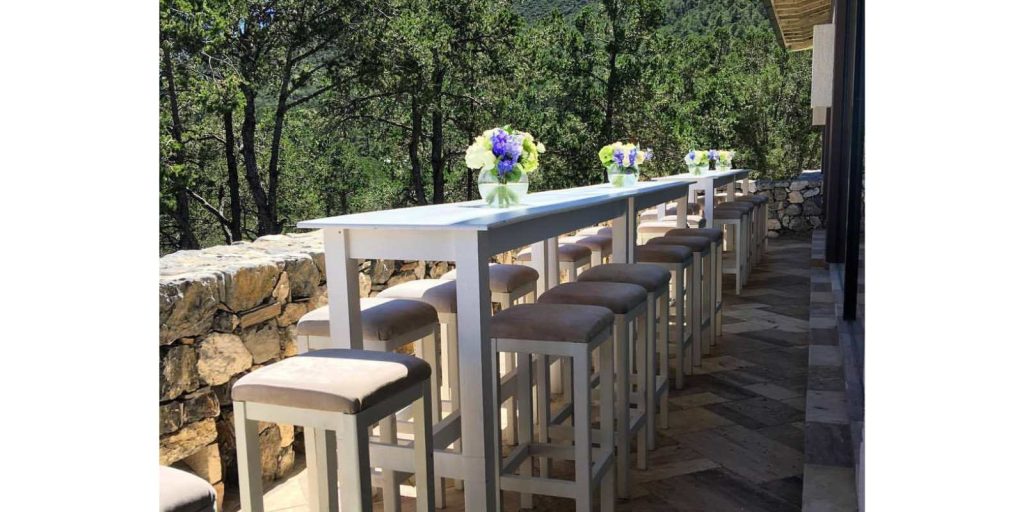 Renta de Mesas Blancas Tipo Bar Rectangulares