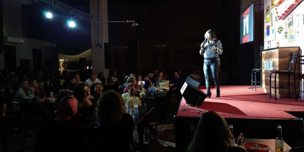 Priscila Santillano Comediante