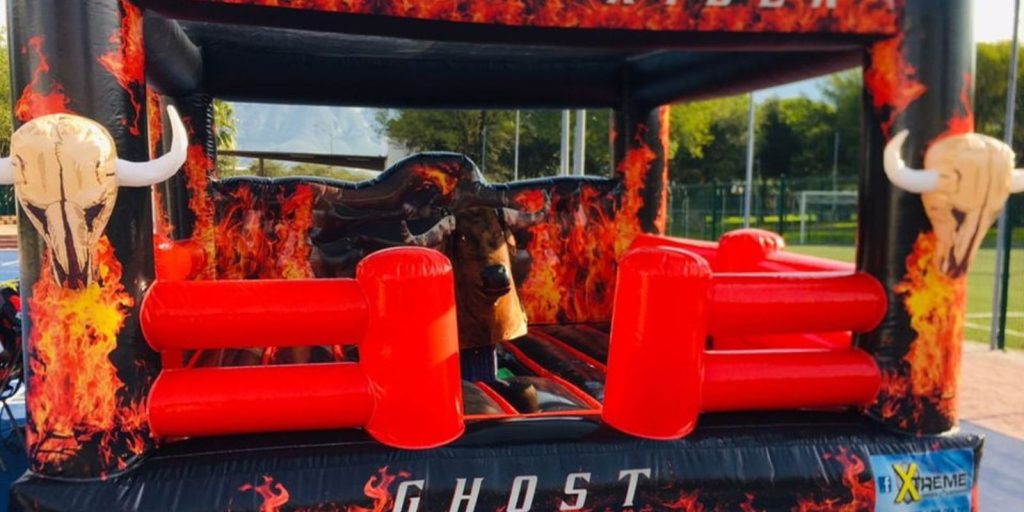 Renta de Toro Mecánico con Techo