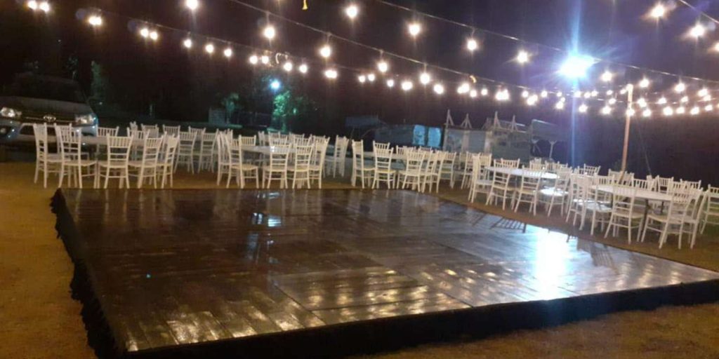 Renta de Tarima Estilo Vintage para Eventos