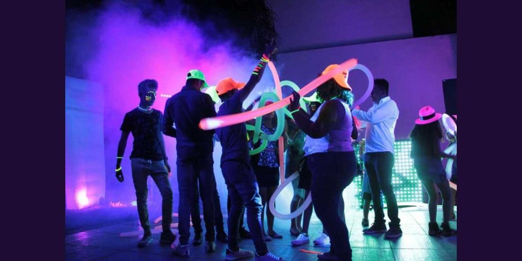 Maquillaje Neon para Bodas y XV años