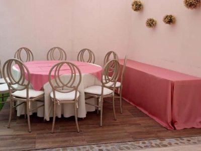 Renta de Paquete de Mesa con 10 Sillas Phoenix y Mantel