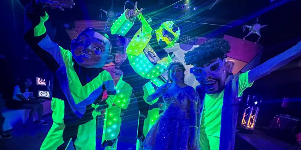 Show con Personajes para Bodas y XV años