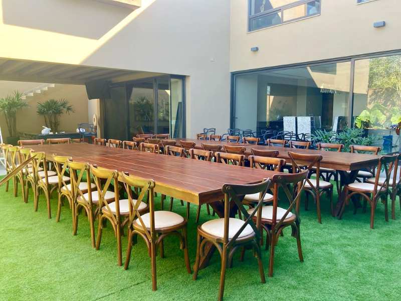 Mesa Rectangular de Madera 2.40 x 1.20 mts y Sillas