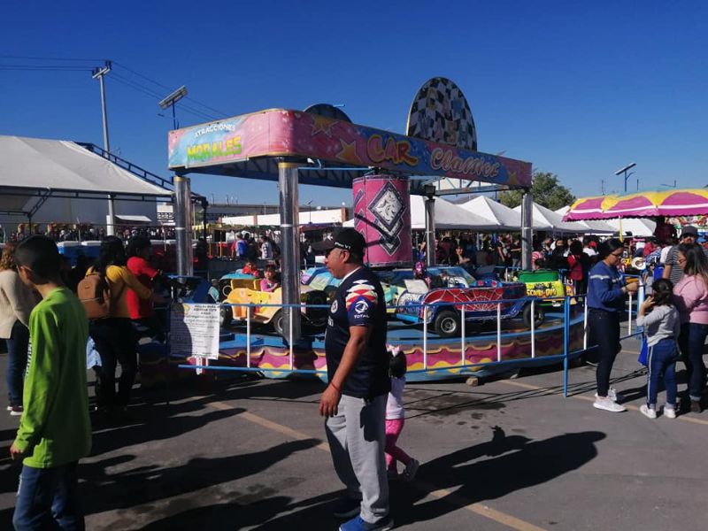 Renta de Juegos Mecánicos para niños Limosinas