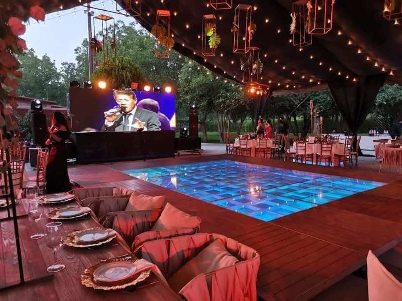 Paquete Pista,Audio,Iluminación y Animadores para Boda