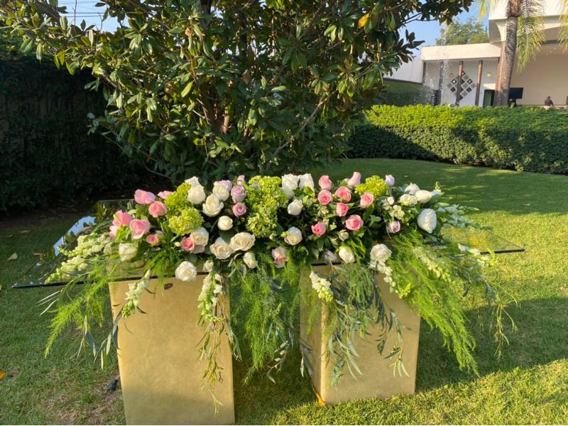 Paquete de Flores para XV años