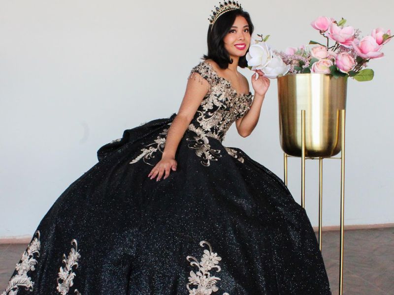 Renta de Vestidos de Gala y XV años