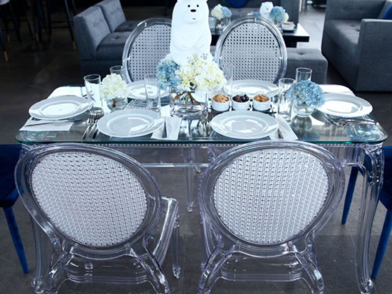 Renta de Mesas y Sillas Lounge Línea Princesa para eventos