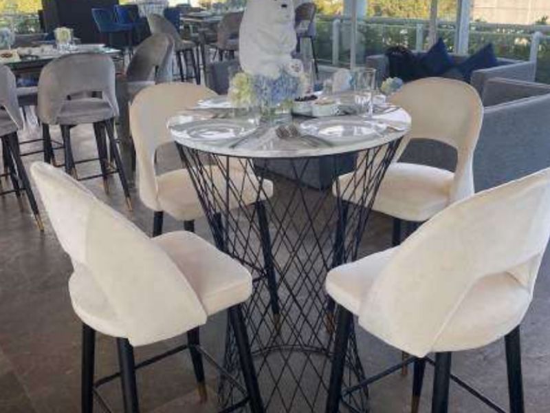 Renta de Periqueras y Mesas de Línea Red para eventos