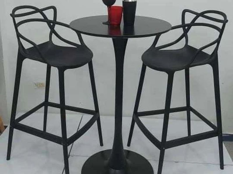Renta de Taburetes y Sillas para Bar Línea Play