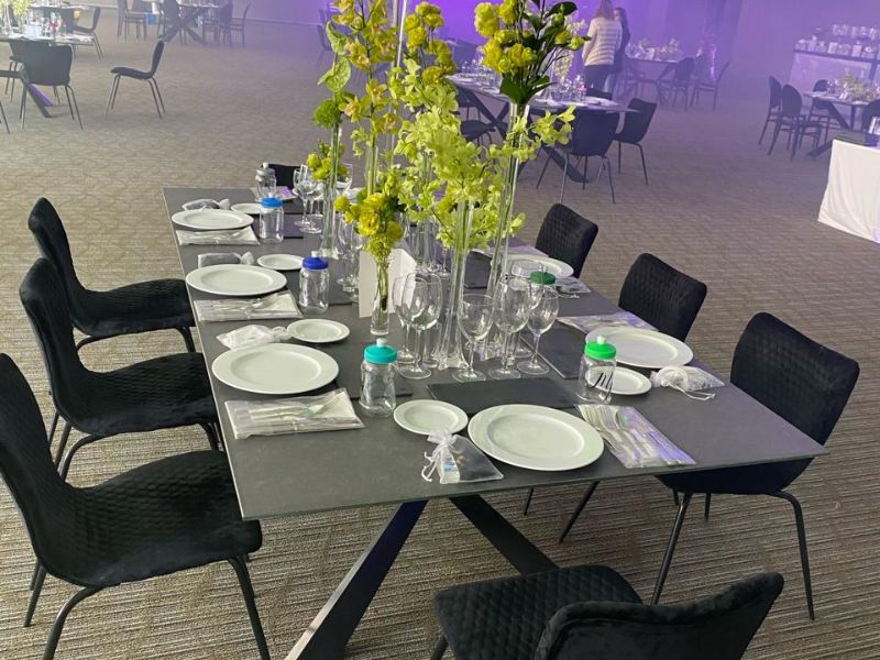 Renta de Mesas de Cristal Línea KSI para eventos
