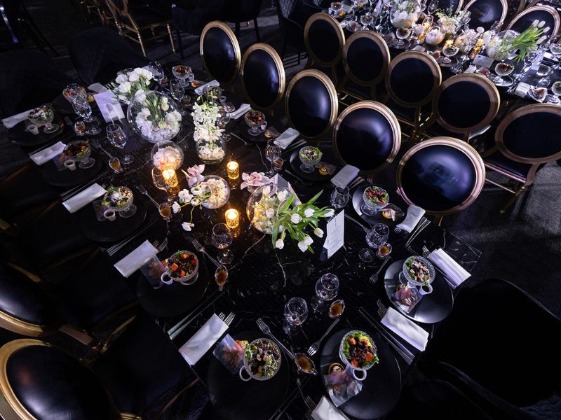 Renta de Mesas de Mármol Línea Kryion para eventos