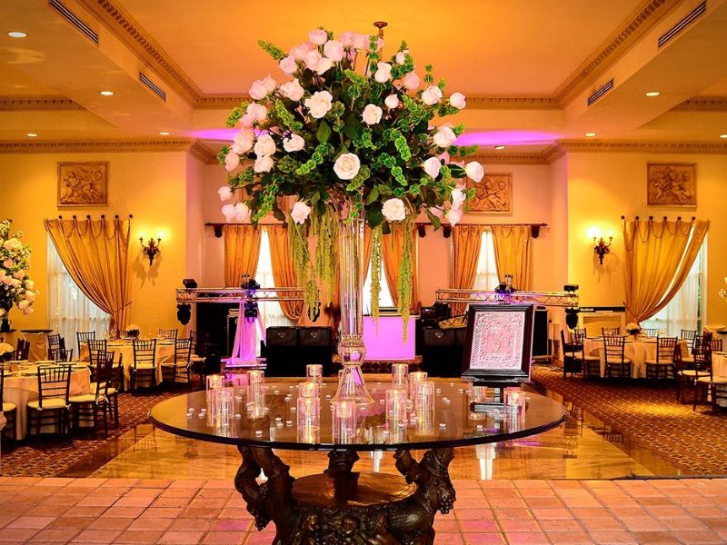 Las Nubes - Salón Lunas