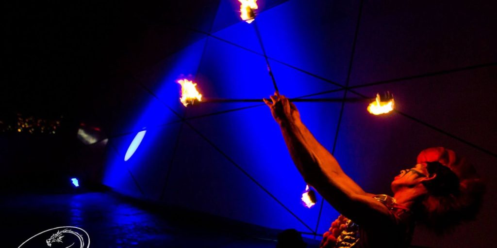 Show de Danza con Fuego y Tambores Africanos