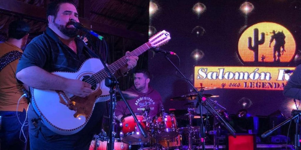 Salomón Robles y sus Legendarios