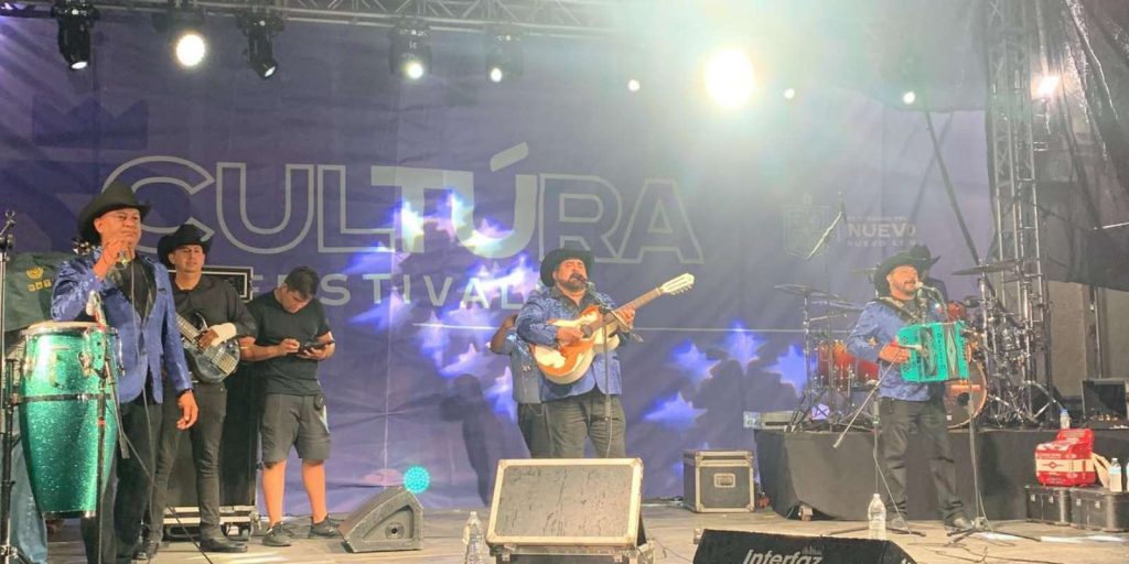 Salomón Robles y sus Legendarios