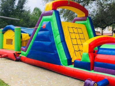 Renta de Inflable Obstáculos con Casita Techado