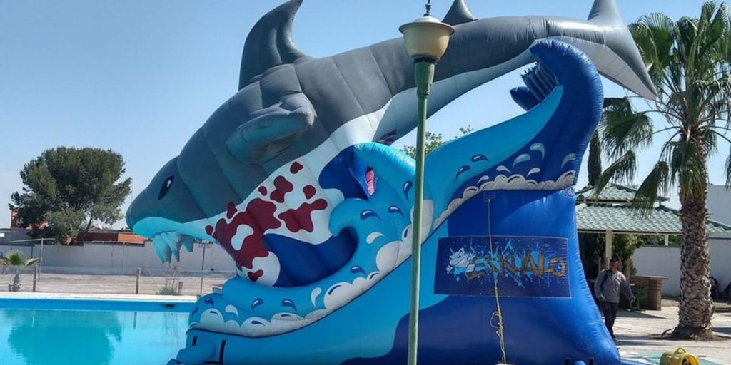 Renta de Inflable Shark Gris