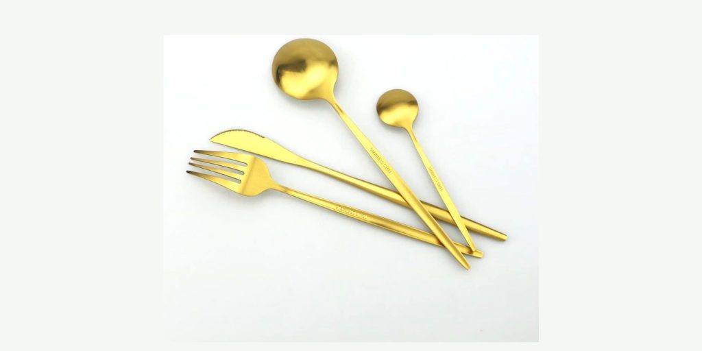 Renta de Set de Cubiertos Color Dorado en Saltillo