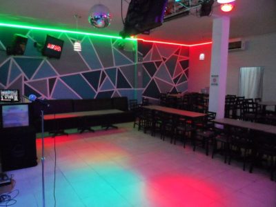 Salon & Karaoke Reverza Party