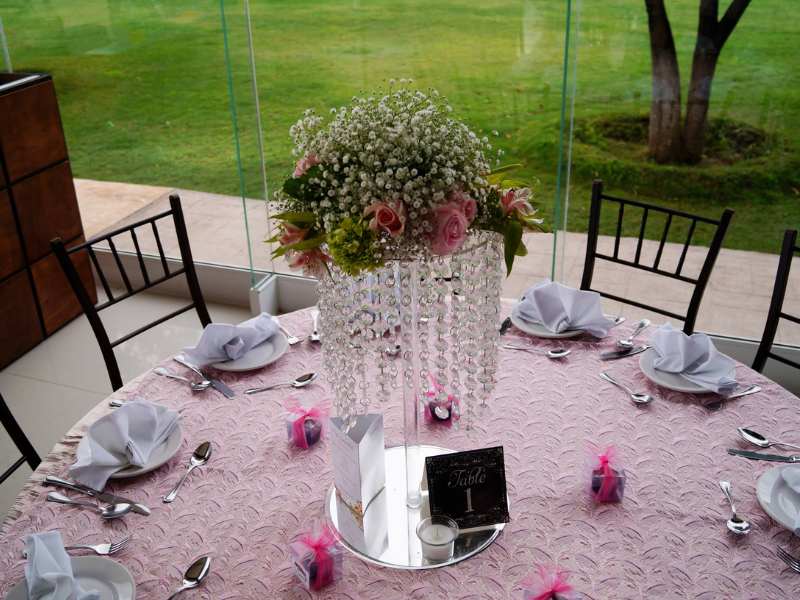 Paquete Decoración Centros de Mesa, Mesa principal y Arreglo de Entrada