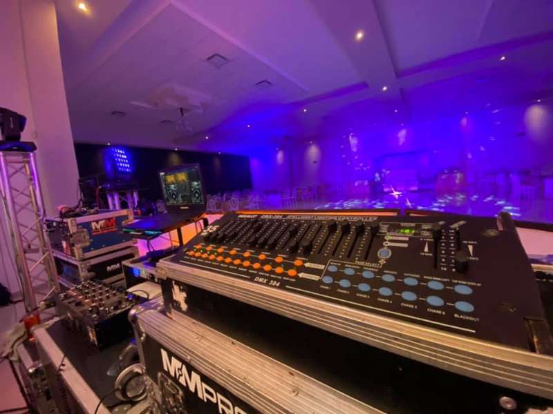Paquetes DJ+Audio+Iluminación y Pantallas para Eventos