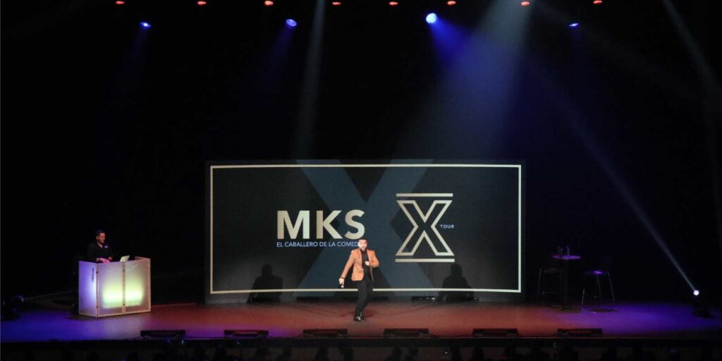 Mike Salazar el caballero de la comedia