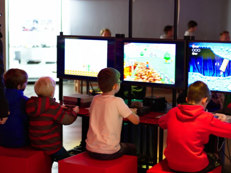 Servicio de Realidad Virtual y Videojuegos